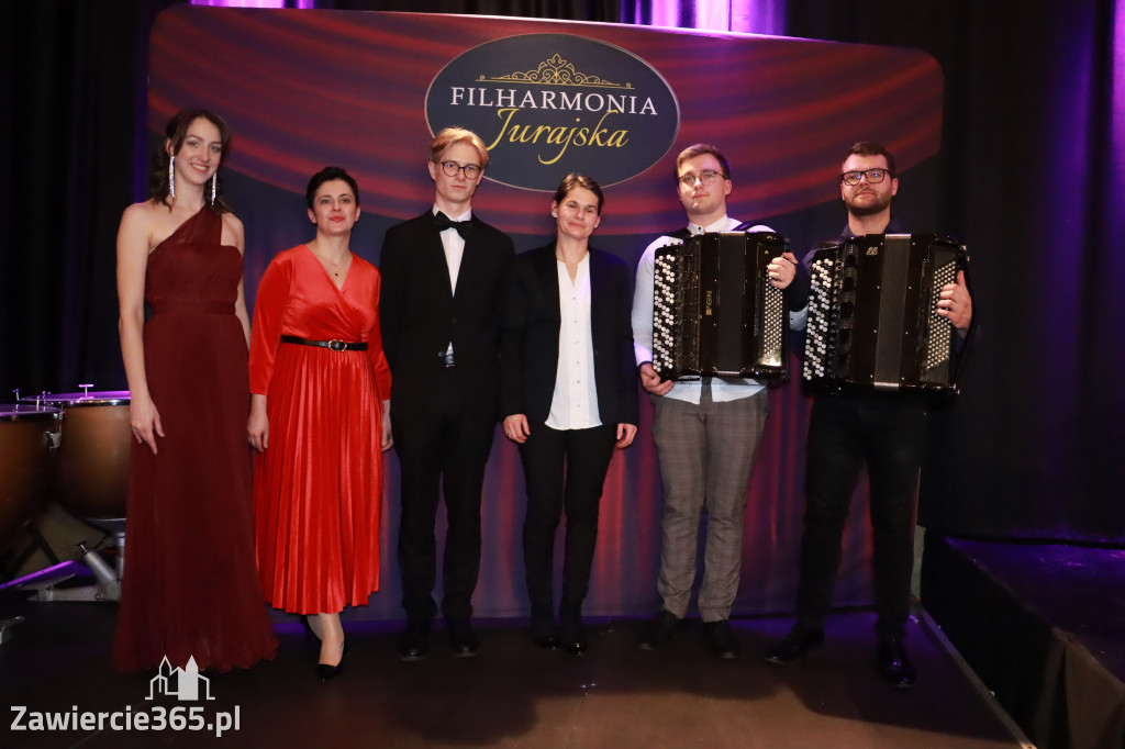 Fotorelacja: POCZTÓWKA Z PARYŻA Koncert Filharmonia Jurajska