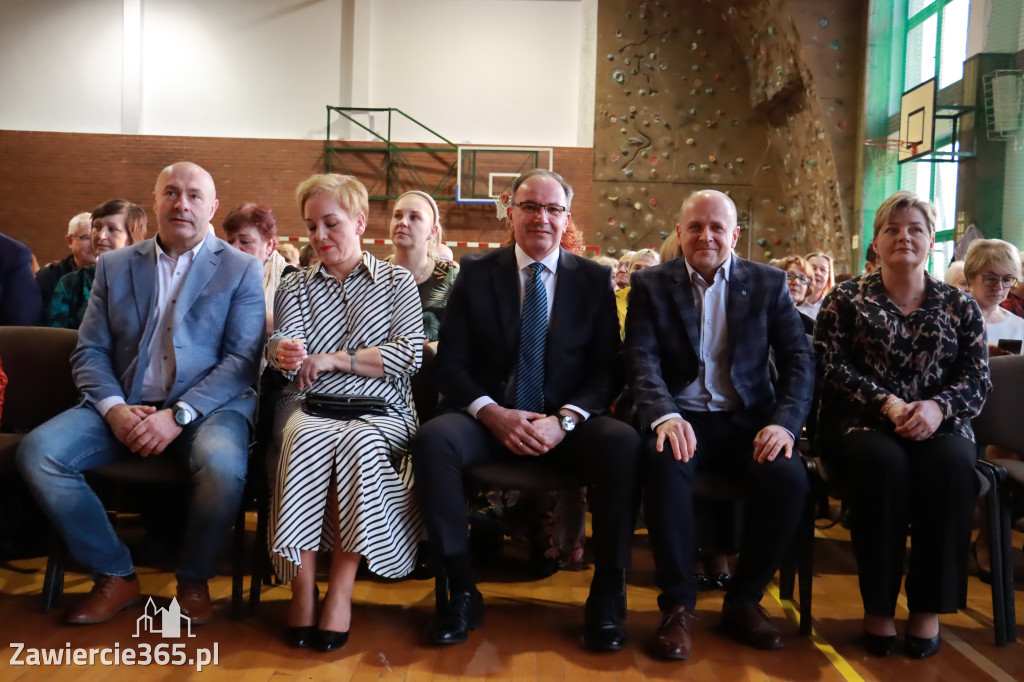 Fotorelacja I: Zespół Pieśni i Tańca Śląsk w Łzach.