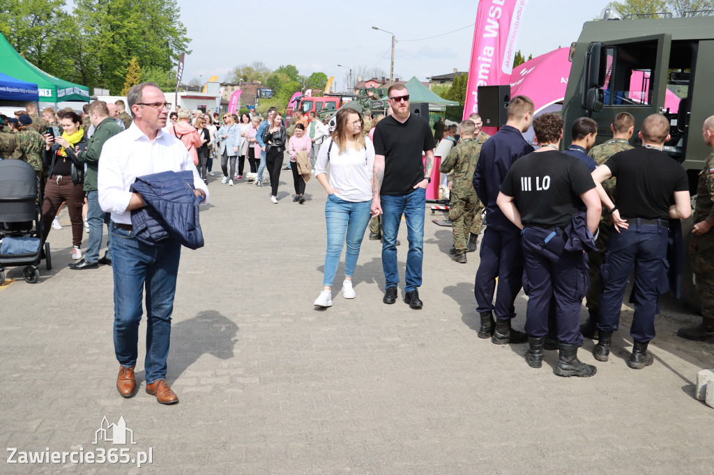 Fotorelacja Łazy: spacer z Burmistrzem Maciejem Kaczyńskim