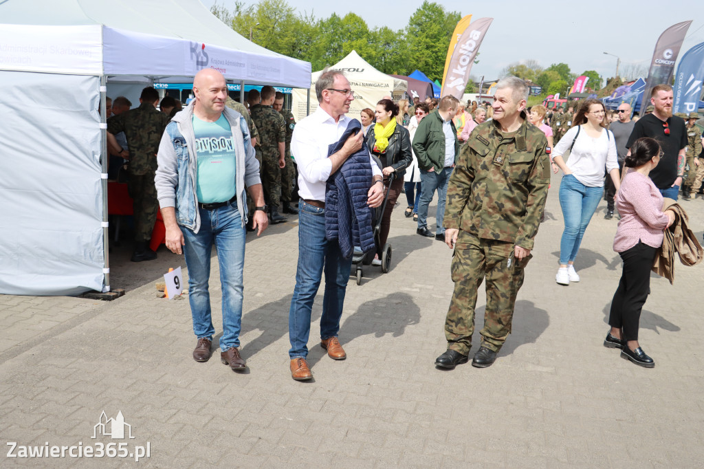 Fotorelacja Łazy: spacer z Burmistrzem Maciejem Kaczyńskim