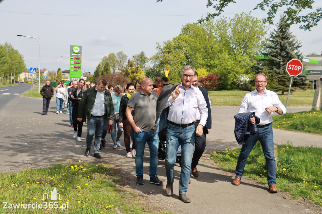 Fotorelacja Łazy: spacer z Burmistrzem Maciejem Kaczyńskim