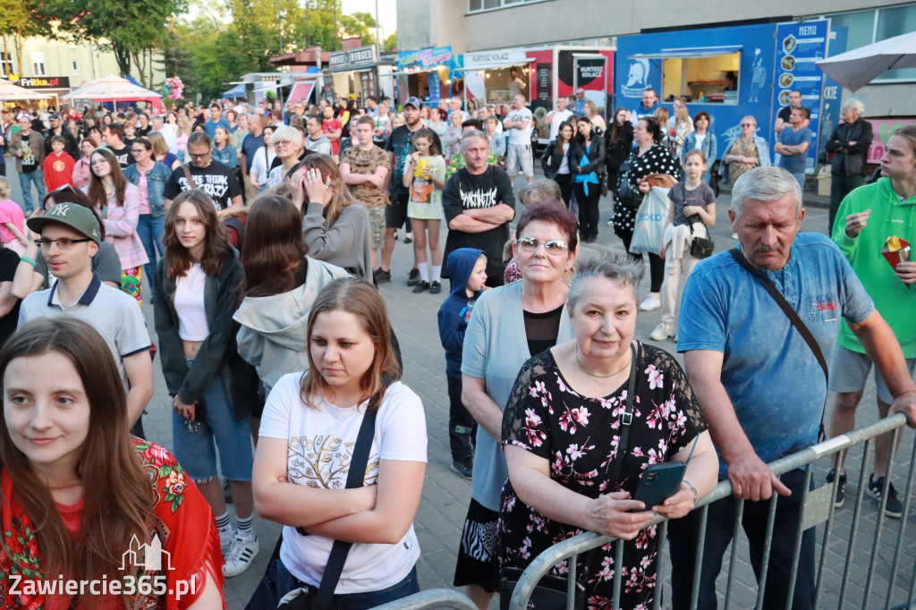 Fotorelacja: Zawierciańska Majówka i CHŁOPCY Z PLACU BRONI