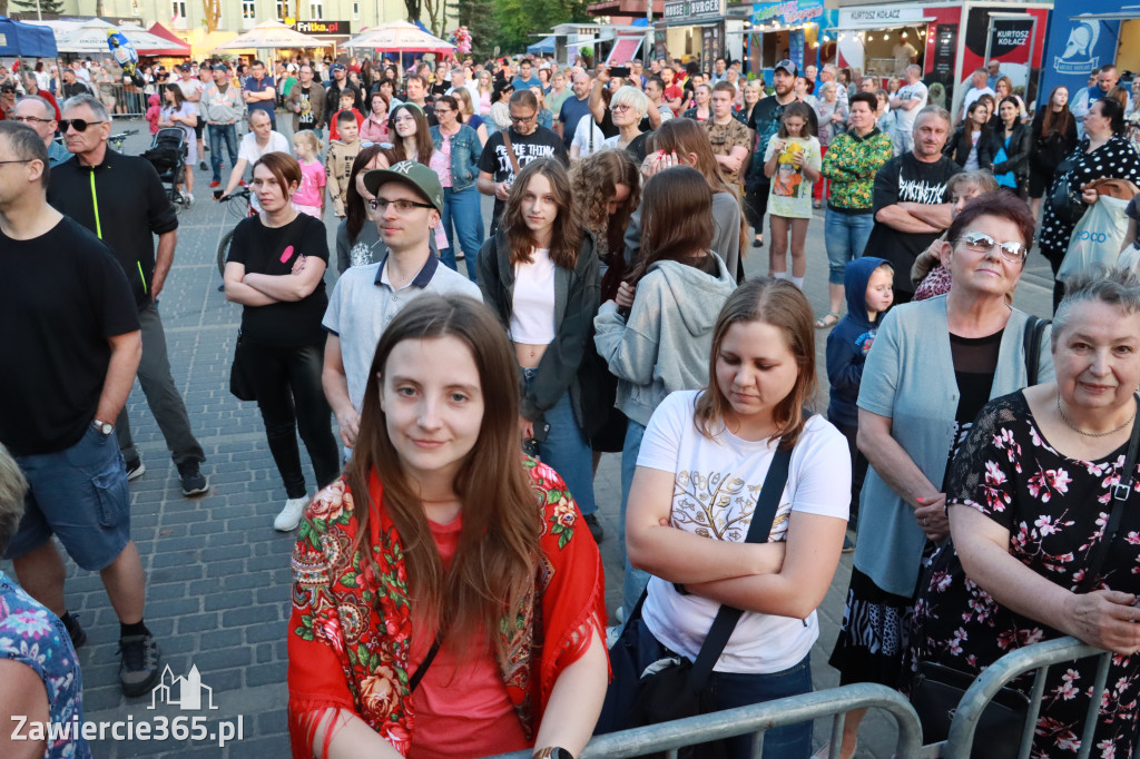 Fotorelacja: Zawierciańska Majówka i CHŁOPCY Z PLACU BRONI
