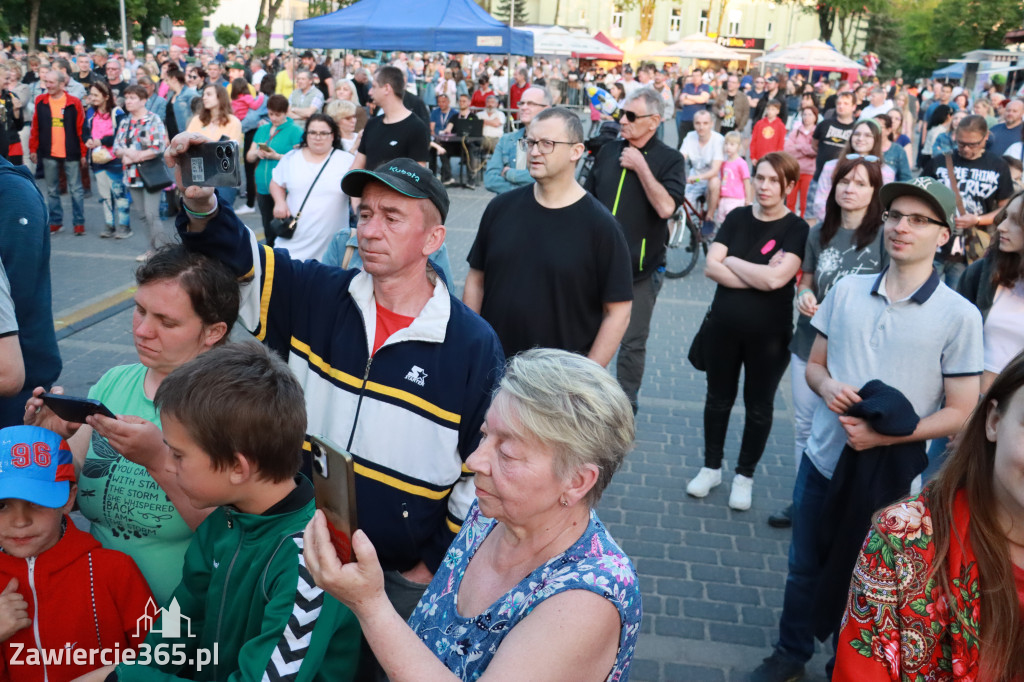 Fotorelacja: Zawierciańska Majówka i CHŁOPCY Z PLACU BRONI