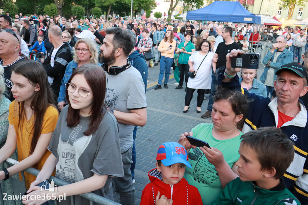 Fotorelacja: Zawierciańska Majówka i CHŁOPCY Z PLACU BRONI