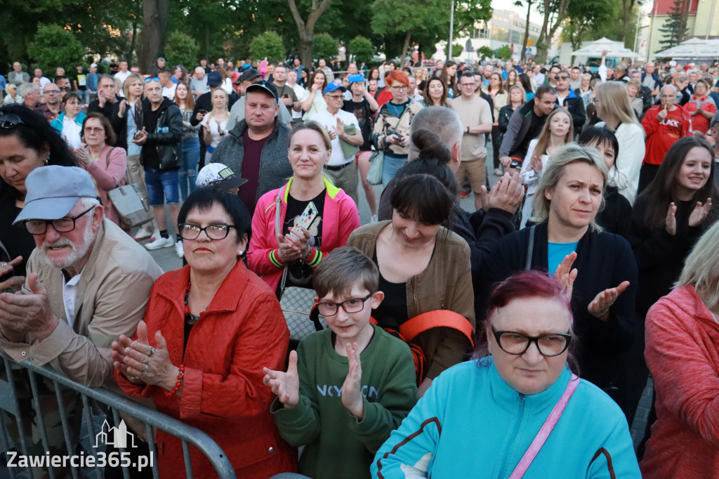Fotorelacja: Zawierciańska Majówka i CHŁOPCY Z PLACU BRONI