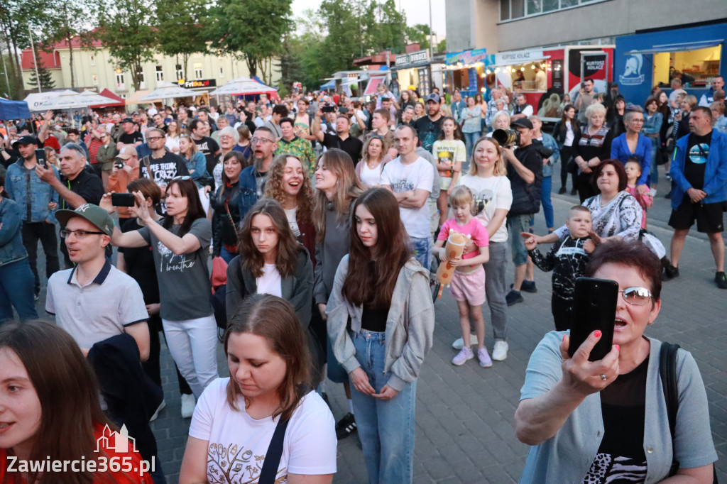 Fotorelacja: Zawierciańska Majówka i CHŁOPCY Z PLACU BRONI
