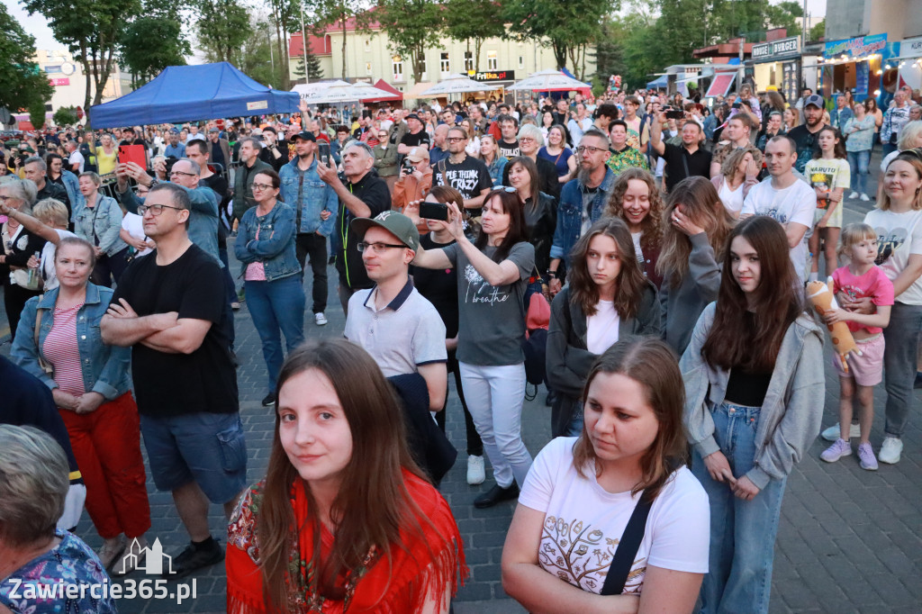 Fotorelacja: Zawierciańska Majówka i CHŁOPCY Z PLACU BRONI