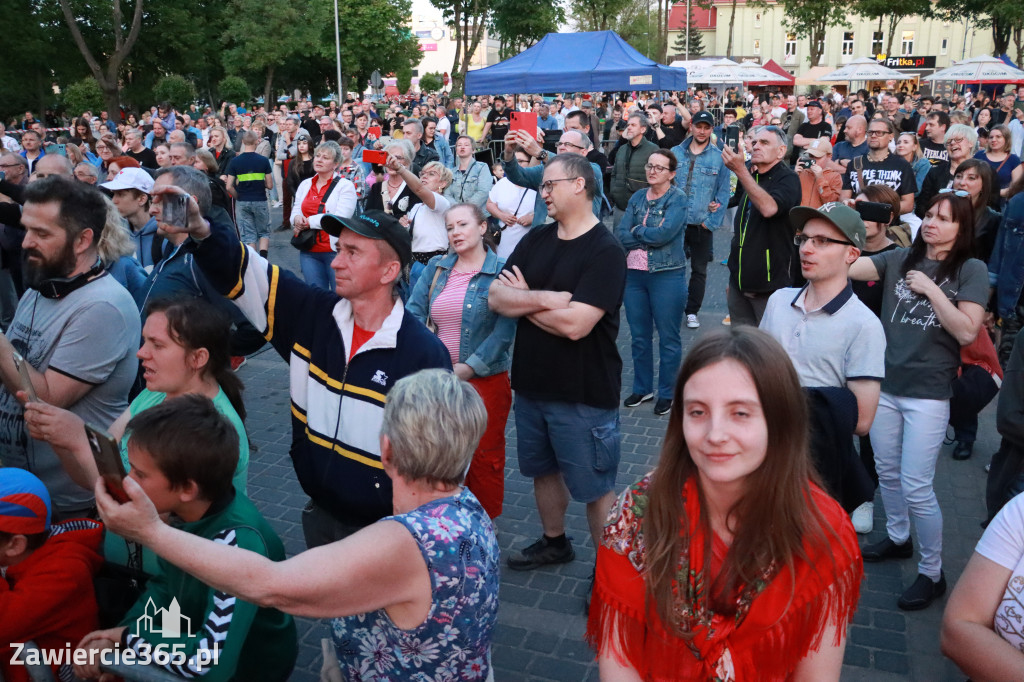 Fotorelacja: Zawierciańska Majówka i CHŁOPCY Z PLACU BRONI