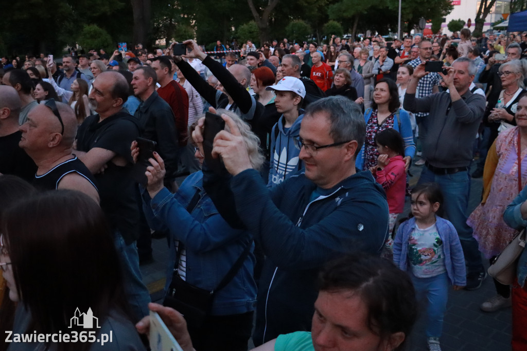 Fotorelacja: Zawierciańska Majówka i CHŁOPCY Z PLACU BRONI