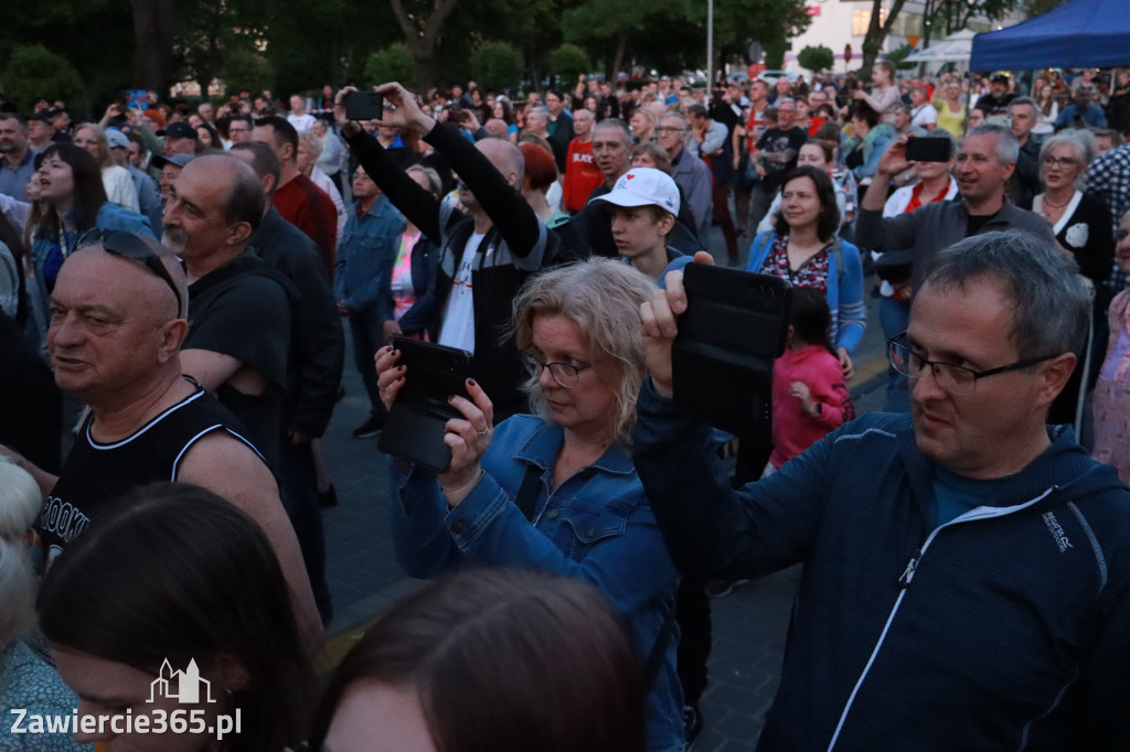 Fotorelacja: Zawierciańska Majówka i CHŁOPCY Z PLACU BRONI