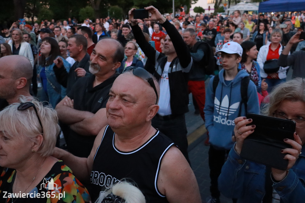 Fotorelacja: Zawierciańska Majówka i CHŁOPCY Z PLACU BRONI