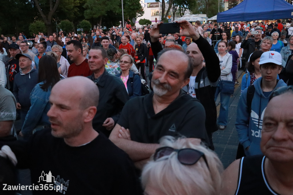 Fotorelacja: Zawierciańska Majówka i CHŁOPCY Z PLACU BRONI