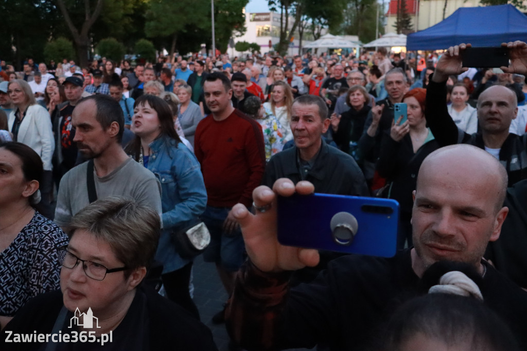 Fotorelacja: Zawierciańska Majówka i CHŁOPCY Z PLACU BRONI