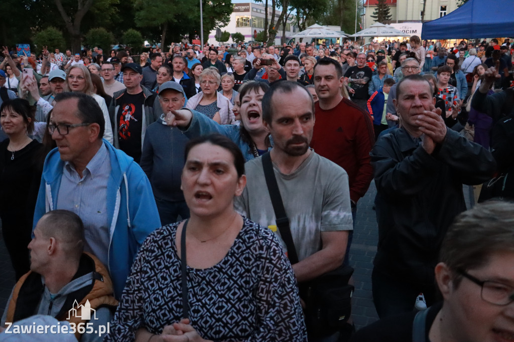 Fotorelacja: Zawierciańska Majówka i CHŁOPCY Z PLACU BRONI