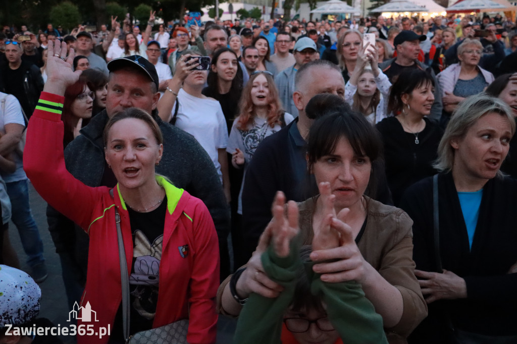 Fotorelacja: Zawierciańska Majówka i CHŁOPCY Z PLACU BRONI