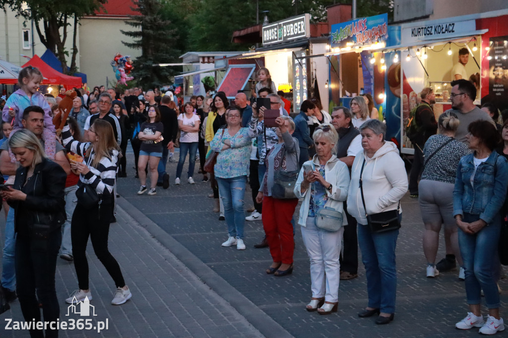 Fotorelacja: Zawierciańska Majówka i CHŁOPCY Z PLACU BRONI