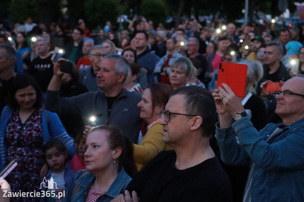 Fotorelacja: Zawierciańska Majówka i CHŁOPCY Z PLACU BRONI