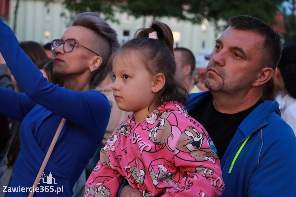 Fotorelacja: Zawierciańska Majówka i CHŁOPCY Z PLACU BRONI