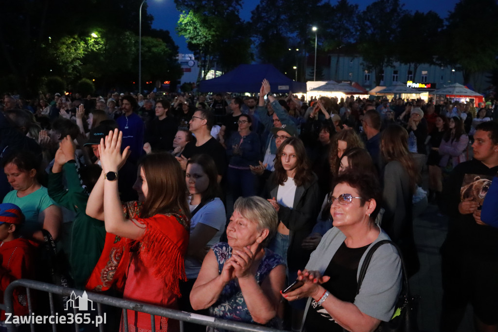 Fotorelacja: Zawierciańska Majówka i CHŁOPCY Z PLACU BRONI