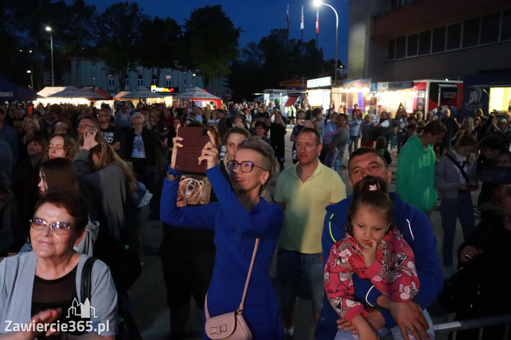 Fotorelacja: Zawierciańska Majówka i CHŁOPCY Z PLACU BRONI