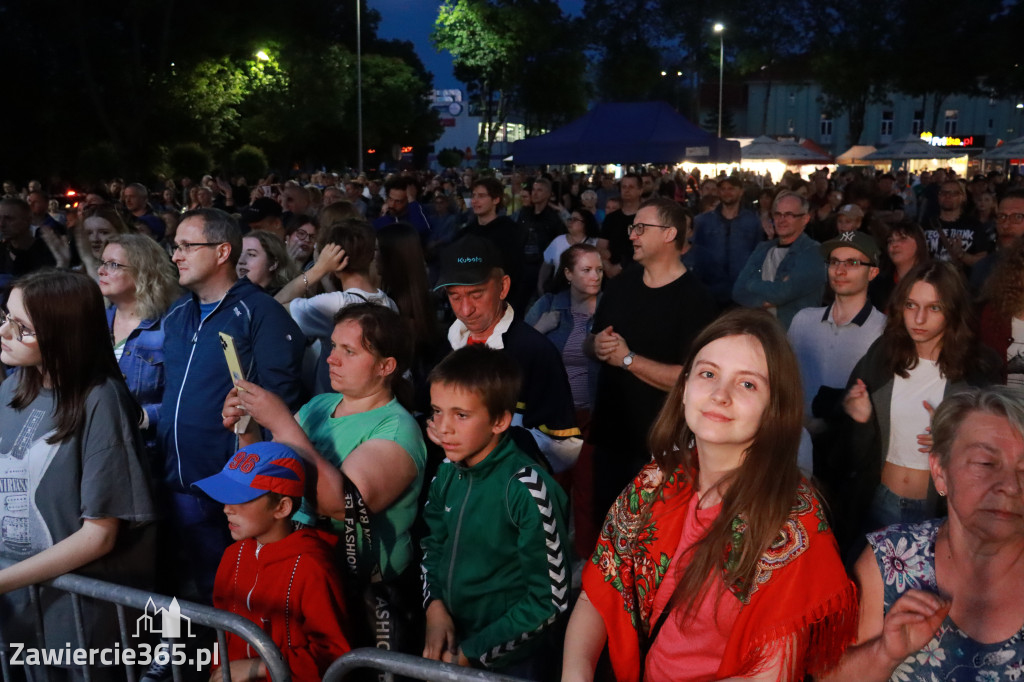 Fotorelacja: Zawierciańska Majówka i CHŁOPCY Z PLACU BRONI