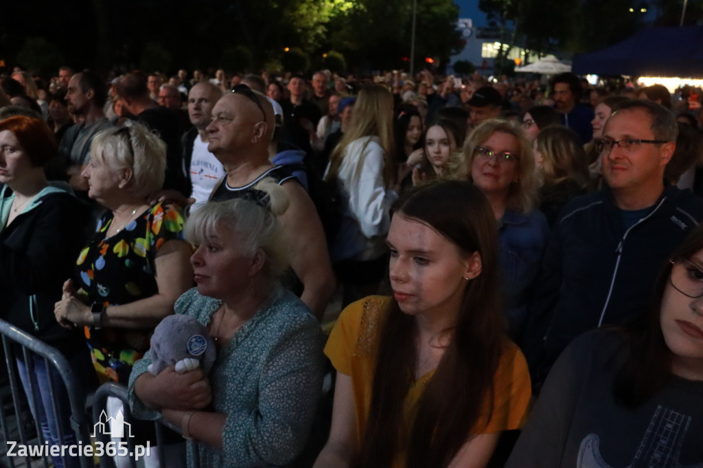 Fotorelacja: Zawierciańska Majówka i CHŁOPCY Z PLACU BRONI