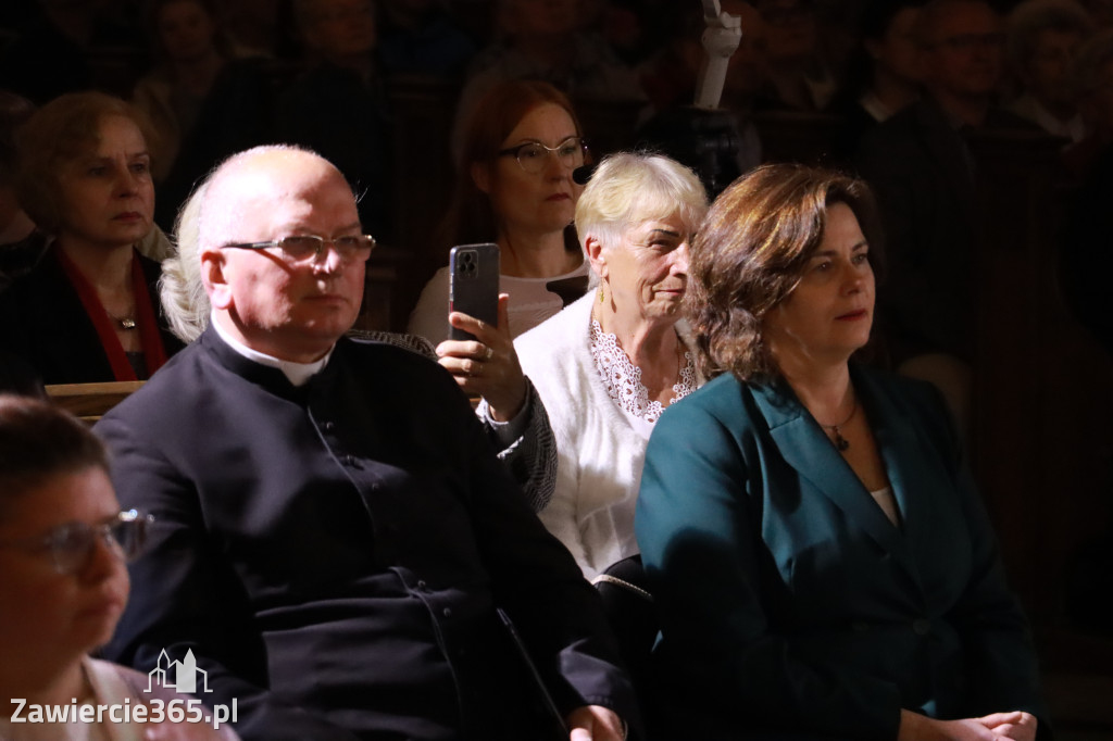 Fotorelacja Koncert Patriotyczno-Religijny w Zawierciu.