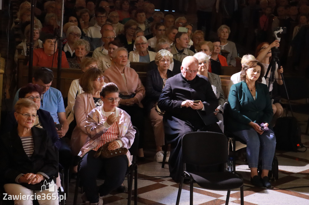 Fotorelacja Koncert Patriotyczno-Religijny w Zawierciu.