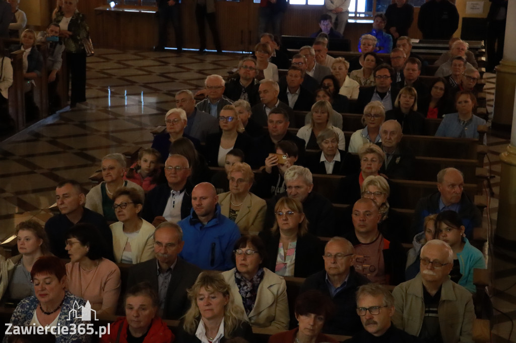 Fotorelacja Koncert Patriotyczno-Religijny w Zawierciu.