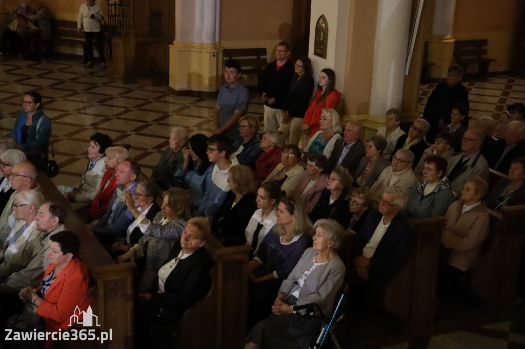 Fotorelacja Koncert Patriotyczno-Religijny w Zawierciu.