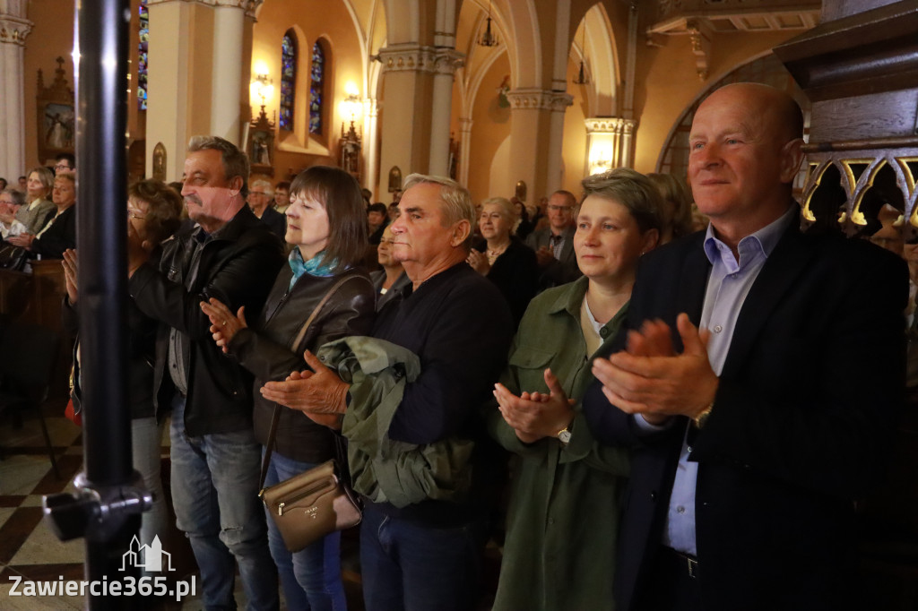 Fotorelacja Koncert Patriotyczno-Religijny w Zawierciu.