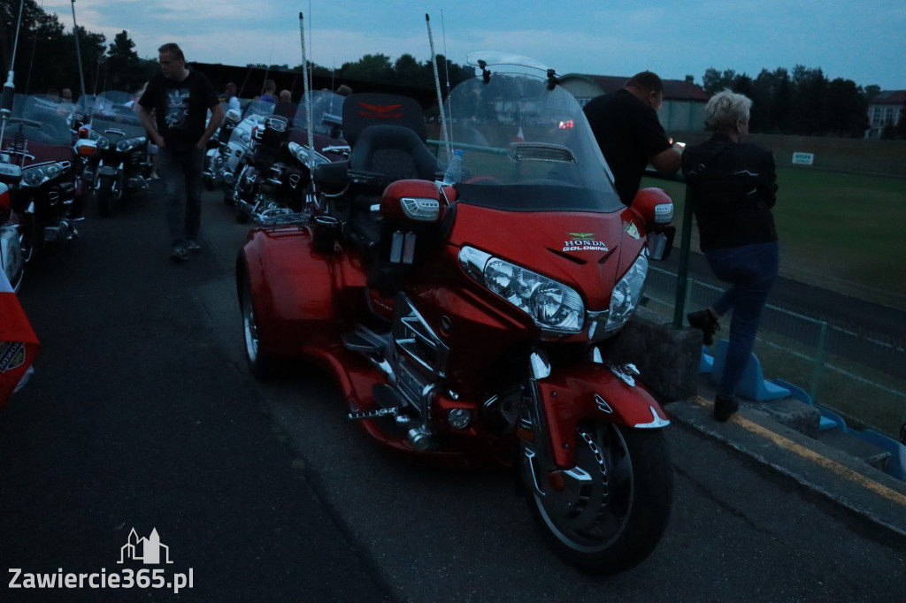 Fotorelacja: Nocna Parada Motocyklowa w Zawierciu