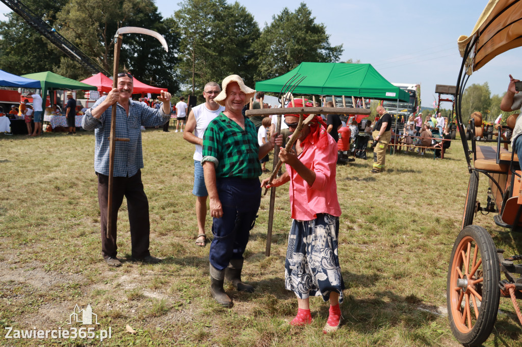Fotorelacja: Korowód Dożynkowy w Kroczycach - Zlot Ciągników
