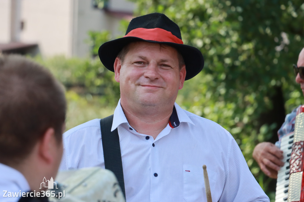 Fotorelacja: Korowód Dożynkowy w Kroczycach - Zlot Ciągników