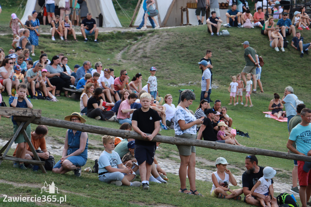 Fotorelacja: Pokaz konny husarii na Zamku Ogrodzieniec