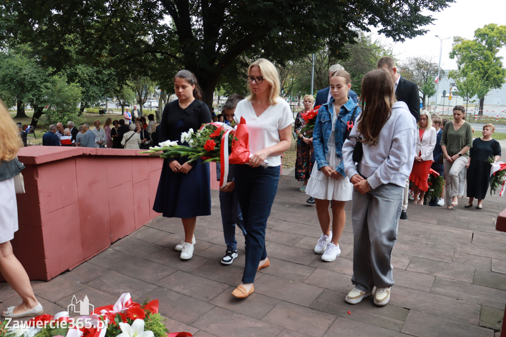 Fotorelacja: Zawiercie pamięta o ofiarach II wojny światowej