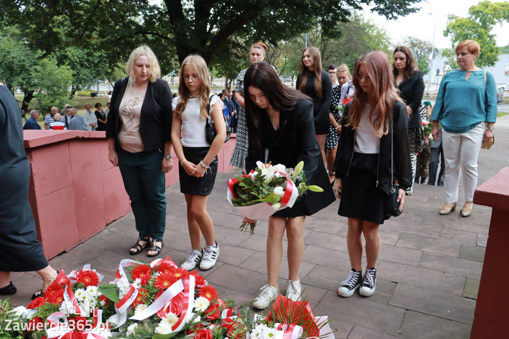 Fotorelacja: Zawiercie pamięta o ofiarach II wojny światowej