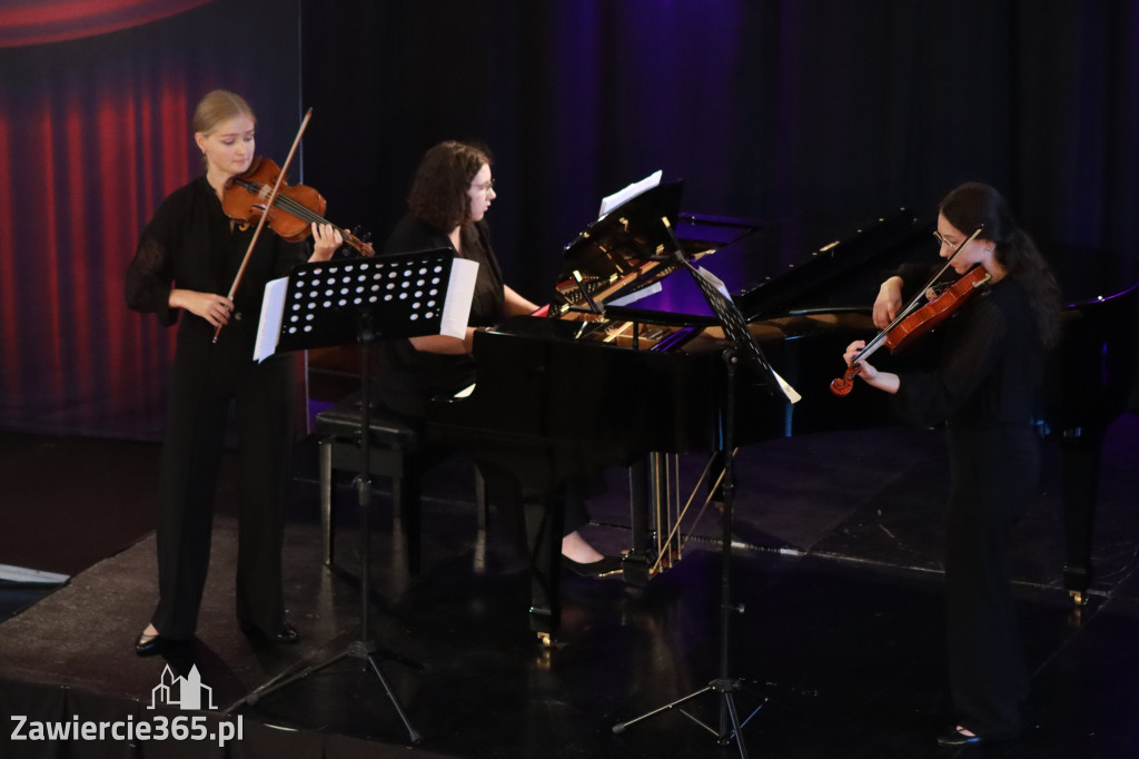 Fotorelacja: Koncert Impresje Jesienne w Filharmonii Jurajskiej