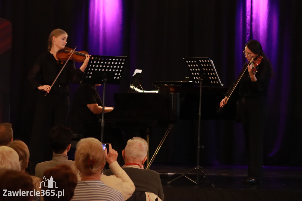 Fotorelacja: Koncert Impresje Jesienne w Filharmonii Jurajskiej