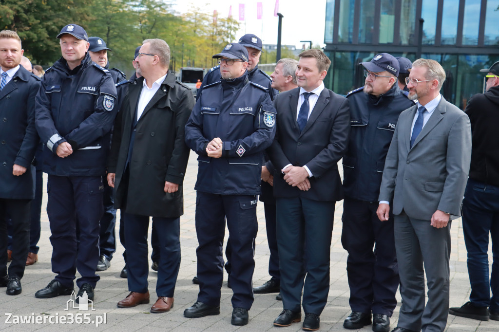 Fotorelacja: 2 nowe radiowozy dla Powiatu Zawierciańskiego