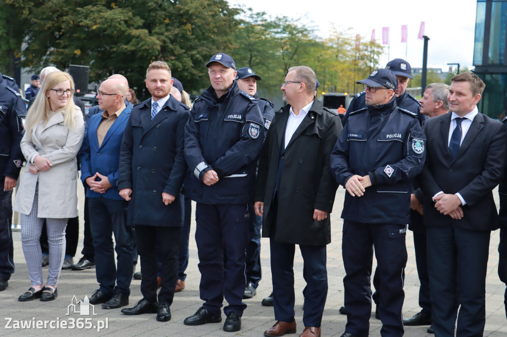 Fotorelacja: 2 nowe radiowozy dla Powiatu Zawierciańskiego