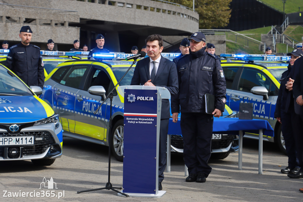 Fotorelacja: 2 nowe radiowozy dla Powiatu Zawierciańskiego