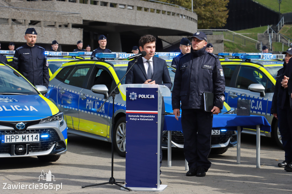 Fotorelacja: 2 nowe radiowozy dla Powiatu Zawierciańskiego