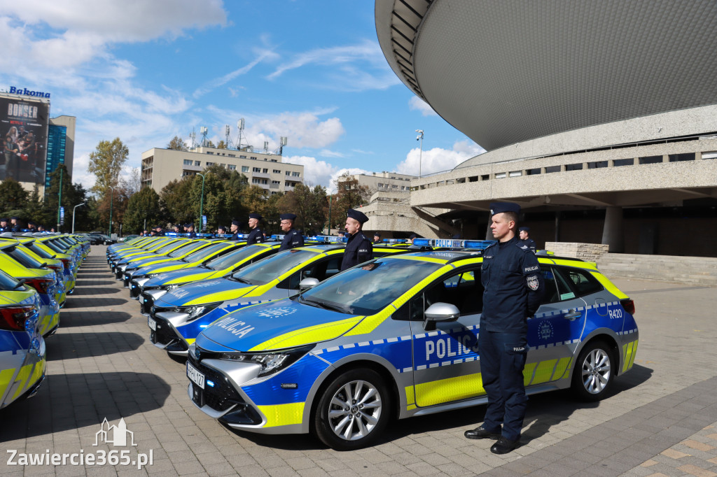 Fotorelacja: 2 nowe radiowozy dla Powiatu Zawierciańskiego