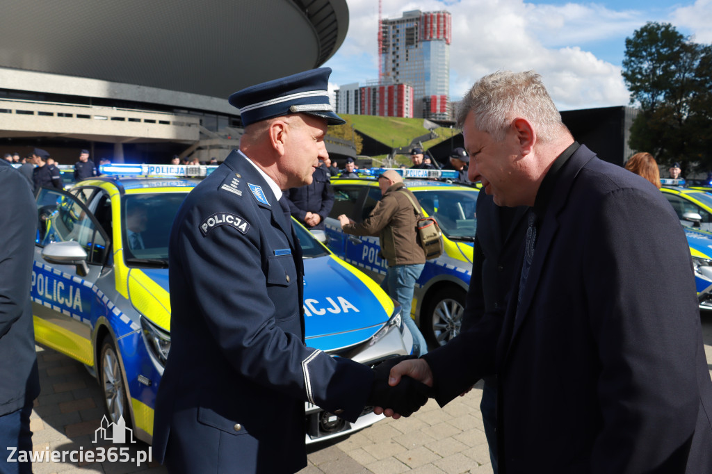 Fotorelacja: 2 nowe radiowozy dla Powiatu Zawierciańskiego