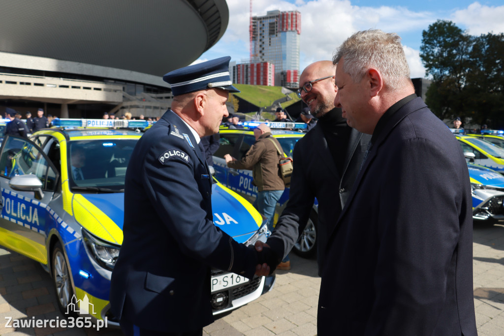 Fotorelacja: 2 nowe radiowozy dla Powiatu Zawierciańskiego