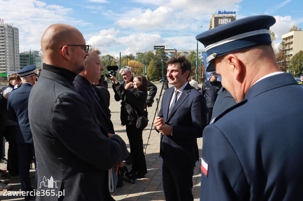 Fotorelacja: 2 nowe radiowozy dla Powiatu Zawierciańskiego