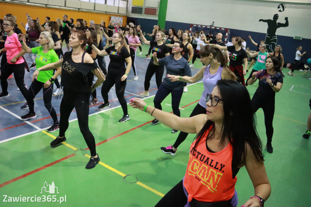 Fotorelacja: Charytatywny maraton zumby w Zawierciu