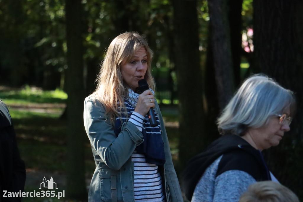 Fotorelacja: Światowy Dzień Drzewa w Zawierciu